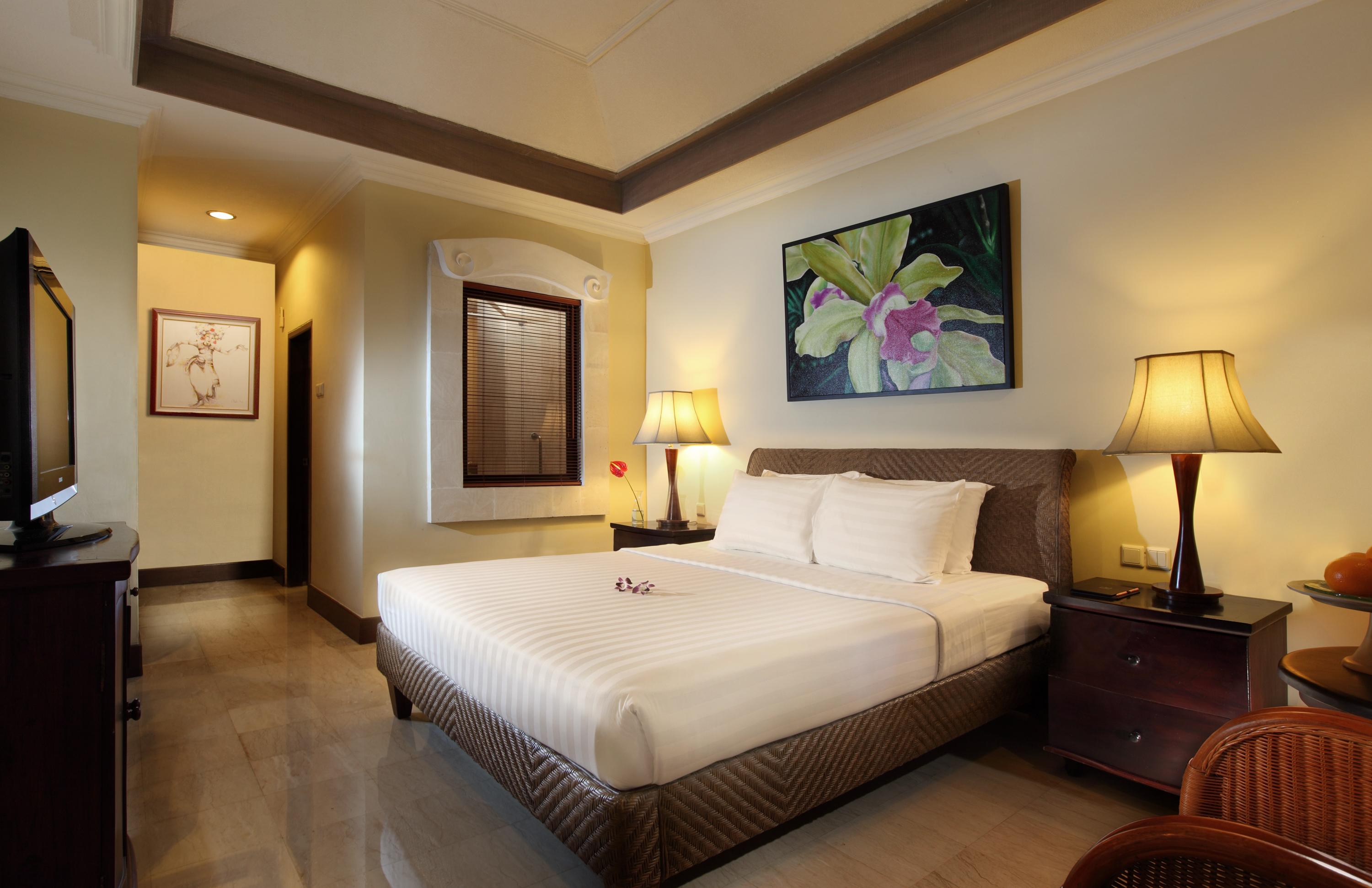 Puri Santrian Beach Resort And Spa Санур Экстерьер фото
