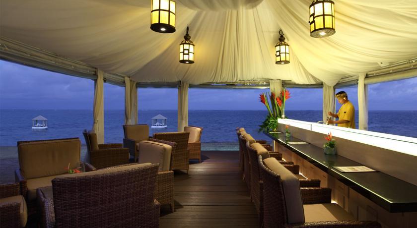 Puri Santrian Beach Resort And Spa Санур Экстерьер фото