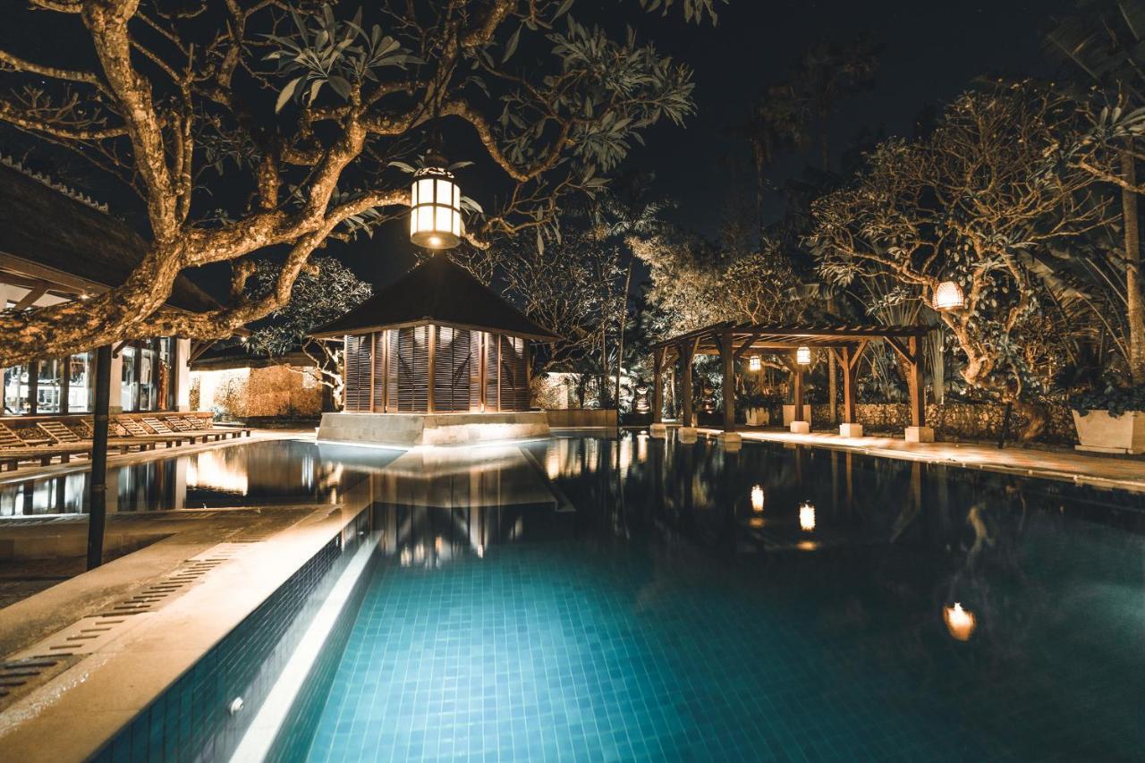 Puri Santrian Beach Resort And Spa Санур Экстерьер фото